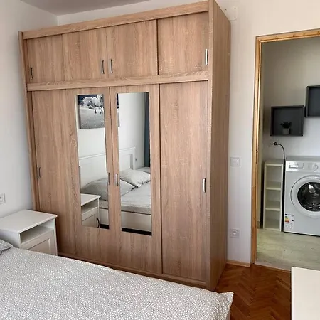 Lux Apartment Vivo Mall Baia Mare Exterior photo